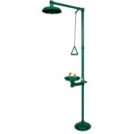 Kombineeritud dušš pakub terviklikku kaitset töökohal. Kehadušš, näodušš ja avariidušš ühes seadmes tagavad kiire abi kemikaalidega kokkupuutel.